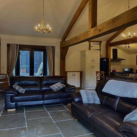Trelaske Mill Cider Barn-With Hot Tub, Fire Pit Bbq Lewannick Extérieur photo