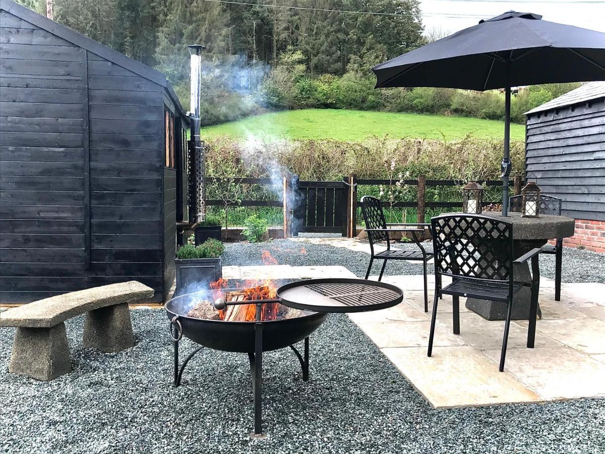 Trelaske Mill Cider Barn-With Hot Tub, Fire Pit Bbq Lewannick Extérieur photo